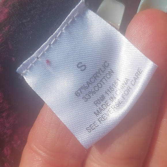 Sweater - Picture 5 of 9